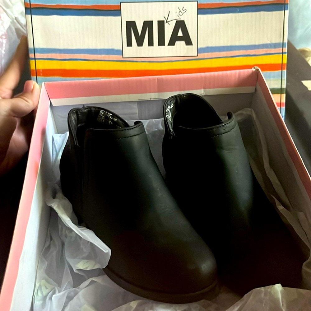MIA - Girls ankle booties- NEW IN BOX!